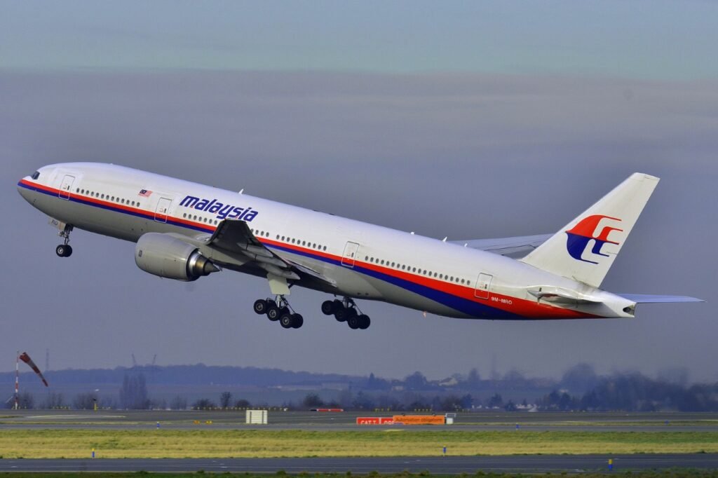 MH370 - Boeing 777-200ER Malaysia AL (MAS) 9M MRO